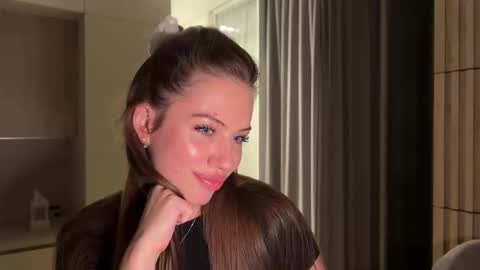 Snapshot of kiramystery chatting on 10-01-25, 05:30 Kira online show from 10-01-25, 05:30