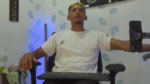 Snapshot of kiran_01 chatting on 10-28-25, 08:33 kiran_01 online show from 10-28-25, 08:33