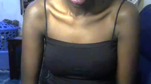 Snapshot of kiranoir1 chatting on 10-20-25, 06:25 Kira online show from 10-20-25, 06:25