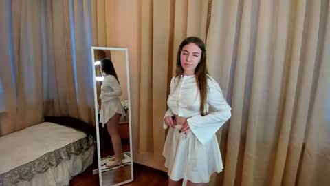 Snapshot of kirarustle chatting on 11-27-25, 02:35 Kira online show from 11-27-25, 02:35