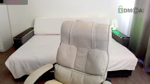 Snapshot of kiri_is_all chatting on 01-16-25, 08:22 Kiri online show from 01-16-25, 08:22