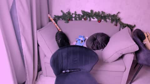 Kira online show from 12-25-24, 09:54