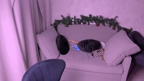 Kira online show from 12-26-24, 11:03