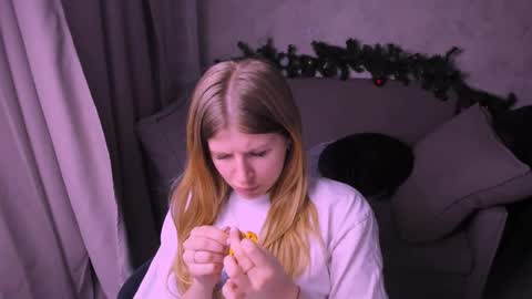 Kira online show from 12-27-24, 10:48