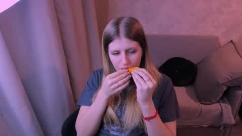 Kira online show from 01-22-25, 07:24