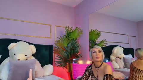 Kirra online show from 11-16-25, 06:52