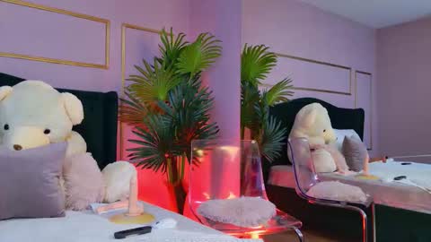 Kirra online show from 11-22-25, 04:22