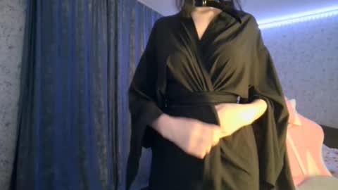 Nicole online show from 10-20-25, 06:19