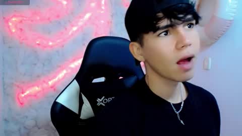 Snapshot of kiss_whitee chatting on 10-01-25, 11:33 kiss_whitee online show from 10-01-25, 11:33