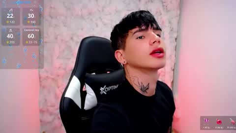 Snapshot of kiss_whitee chatting on 11-13-25, 07:46 kiss_whitee online show from 11-13-25, 07:46