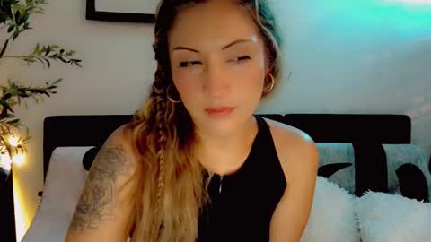 Kissah Kreampuff online show from 03-01-26, 09:39