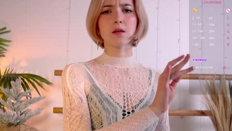 Snapshot of kisskiss_muah chatting on 12-10-24, 05:22 Kate  online show from 12-10-24, 05:22