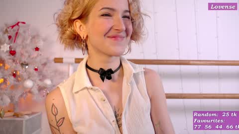 Snapshot of kisskiss_muah chatting on 01-19-25, 02:06 Kate  online show from 01-19-25, 02:06