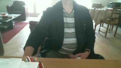 Snapshot of kisslog1 chatting on 02-08-25, 08:52 kisslog1 online show from 02-08-25, 08:52