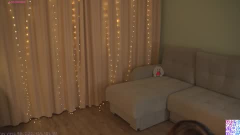 Snapshot of kissmesloww chatting on 01-09-26, 02:09 Snezhana online show from 01-09-26, 02:09