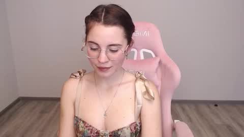 Vikki Rose online show from 10-14-25, 02:18