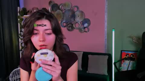 kitniss online show from 10-18-25, 12:17