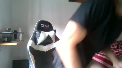 Snapshot of kitosssss chatting on 02-04-26, 02:45 Steve Cocks online show from 02-04-26, 02:45