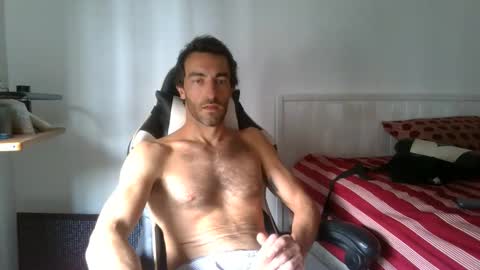 Snapshot of kitosssss chatting on 02-05-26, 01:05 Steve Cocks online show from 02-05-26, 01:05