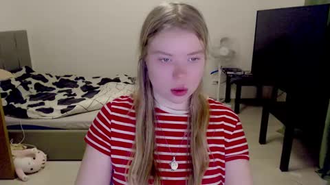 Snapshot of kitten_jenny01 chatting on 12-28-24, 03:15 Jennyblonde and Emmabrunette online show from 12-28-24, 03:15