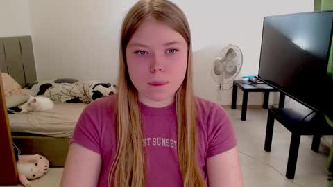Snapshot of kitten_jenny01 chatting on 09-29-25, 12:21 Jennyblonde and Emmabrunette online show from 09-29-25, 12:21