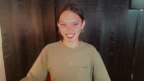 Snapshot of kitteylovesyou chatting on 09-27-25, 05:34 KITTY online show from 09-27-25, 05:34