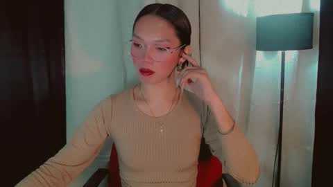 Snapshot of kitteylovesyou chatting on 09-30-25, 12:26 KITTY online show from 09-30-25, 12:26