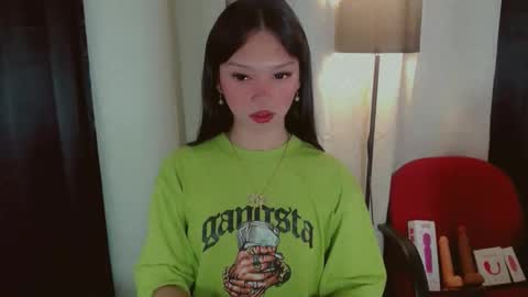 Snapshot of kitteylovesyou chatting on 11-11-25, 09:04 KITTY online show from 11-11-25, 09:04