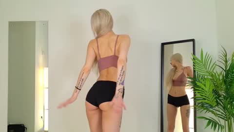 kitty__katty_ online show from 01-11-26, 09:53