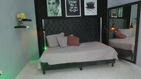 Kitty online show from 11-28-25, 11:35