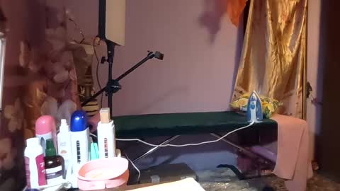 Kitti online show from 11-25-25, 05:46