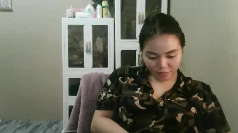 Snapshot of kitty_fussy chatting on 10-14-25, 03:46 kitty_fussy online show from 10-14-25, 03:46