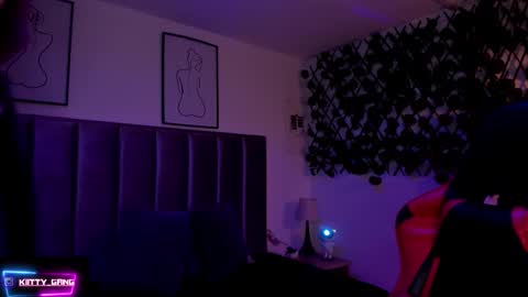 Camila online show from 11-18-25, 01:33