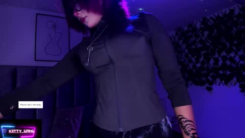 Camila online show from 12-20-25, 01:02