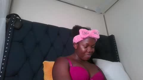 kitty_kerry online show from 10-29-25, 05:31