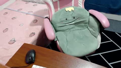 Kate online show from 12-26-24, 10:41