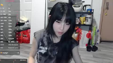 Snapshot of kitty_krush chatting on 09-22-25, 02:35 Kitty online show from 09-22-25, 02:35