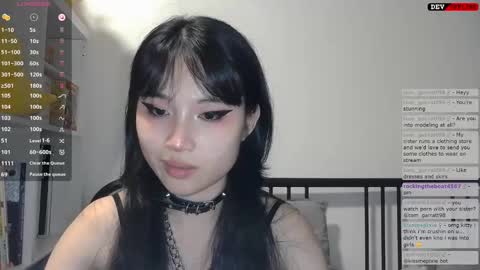 Snapshot of kitty_krush chatting on 10-05-25, 02:43 Kitty online show from 10-05-25, 02:43