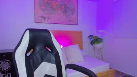 Snapshot of kitty_sweeety_ chatting on 02-12-26, 01:39 K I T T Y online show from 02-12-26, 01:39