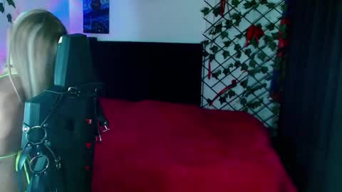 Snapshot of kitty_vaal chatting on 10-31-25, 02:45 kitty_vaal online show from 10-31-25, 02:45