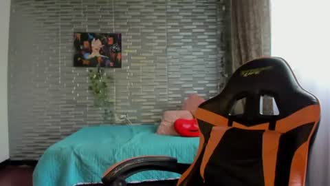 Snapshot of kitty_violet_ chatting on 02-09-26, 04:22 violet online show from 02-09-26, 04:22