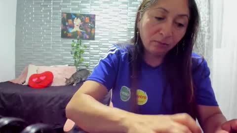 Snapshot of kitty_violet_ chatting on 02-27-26, 04:45 violet online show from 02-27-26, 04:45