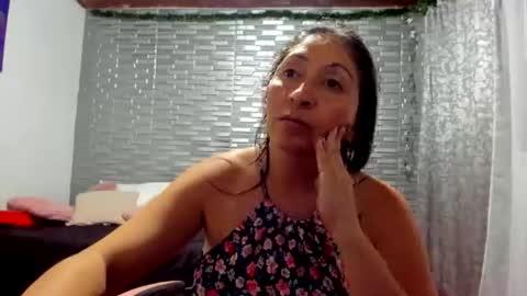 Snapshot of kitty_violet_ chatting on 03-01-26, 04:25 violet online show from 03-01-26, 04:25