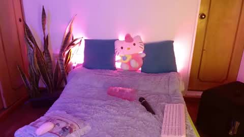 LAURA  help me reach 100likes online show from 09-13-25, 12:05