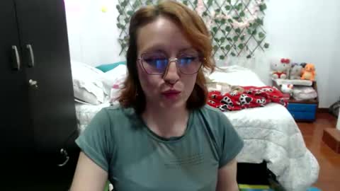 Snapshot of kittykalor chatting on 02-15-26, 03:25 --. .- -. .-- online show from 02-15-26, 03:25