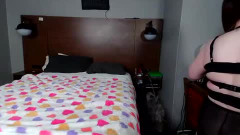 Snapshot of kittykat_1999 chatting on 02-19-25, 08:12 kittykat 1999 online show from 02-19-25, 08:12