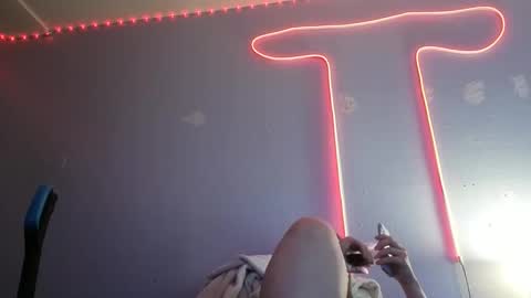 Snapshot of kittykat_1999 chatting on 10-16-25, 08:59 kittykat 1999 online show from 10-16-25, 08:59