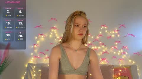 Monika online show from 11-12-25, 03:51