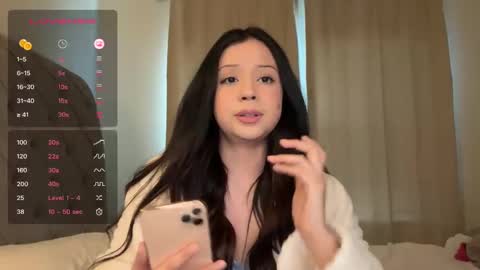 Snapshot of kittymia8 chatting on 12-19-24, 09:06 mia online show from 12-19-24, 09:06