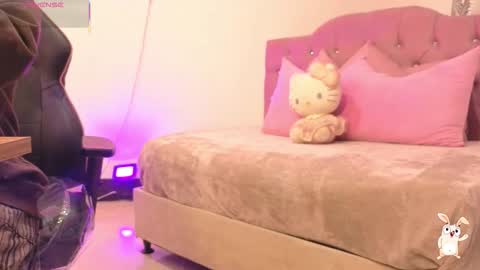 Kitty  online show from 11-30-25, 11:47